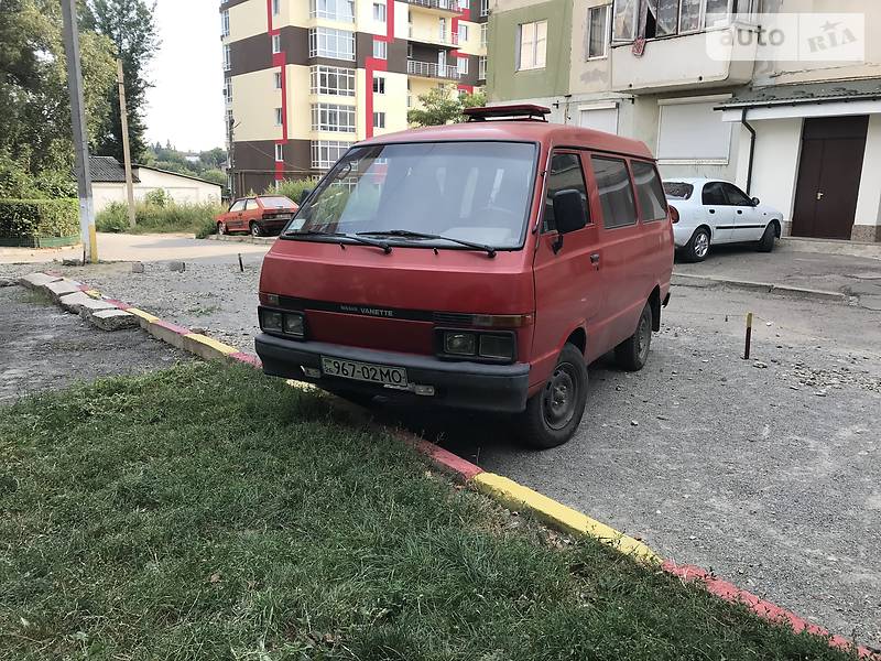 Минивэн Nissan Vanette 1991 в Черновцах