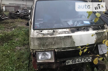 Грузопассажирский фургон Nissan Vanette 1986 в Ивано-Франковске