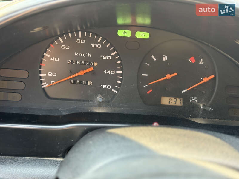 Мінівен Nissan Vanette 2001 в Чернівцях