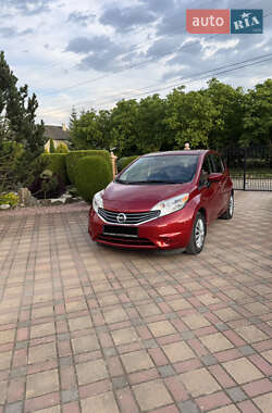 Хетчбек Nissan Versa Note 2015 в Чернівцях