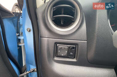 Хэтчбек Nissan Versa Note 2013 в 