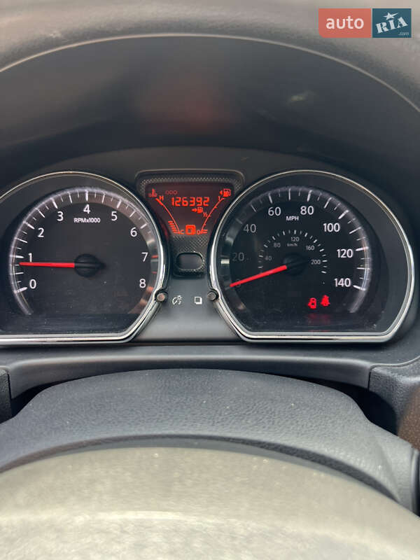 Хэтчбек Nissan Versa Note 2014 в Житомире фото 9 Хэтчбек Nissan Versa Note 2014 в Житомире