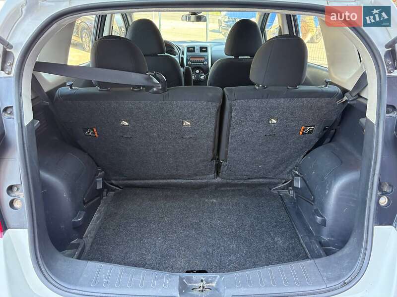 Хэтчбек Nissan Versa Note 2013 в Виннице