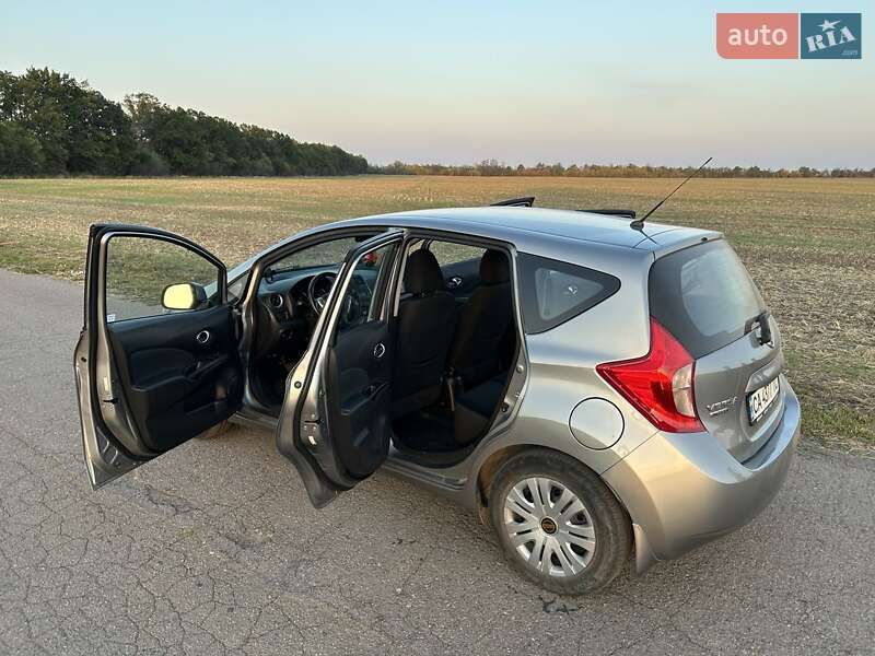 Хетчбек Nissan Versa Note 2013 в Смілі