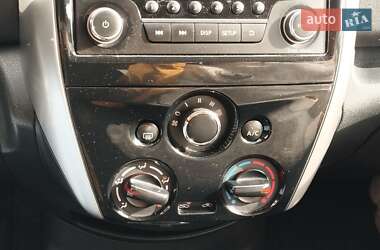 Хэтчбек Nissan Versa Note 2015 в 