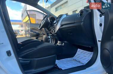 Хетчбек Nissan Versa Note 2017 в  фото 23 Хетчбек Nissan Versa Note 2017 в