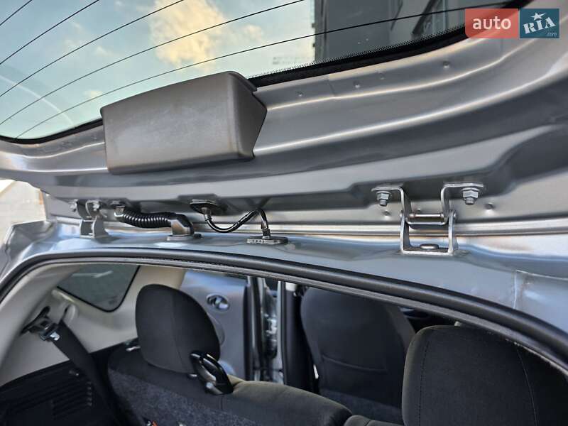 Хэтчбек Nissan Versa Note 2014 в Хмельницком