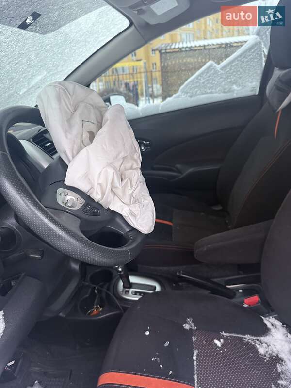 Хэтчбек Nissan Versa Note 2017 в Софиевской Борщаговке