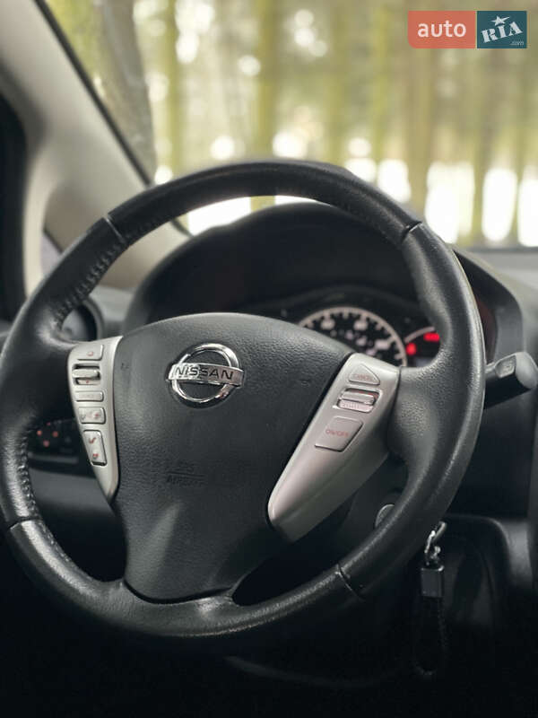 Хэтчбек Nissan Versa Note 2015 в Бурштыне