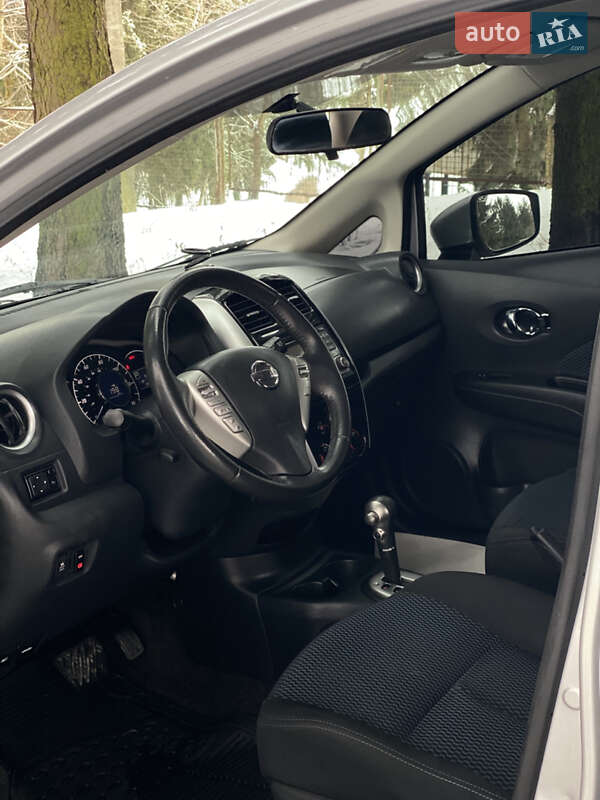 Хэтчбек Nissan Versa Note 2015 в Бурштыне