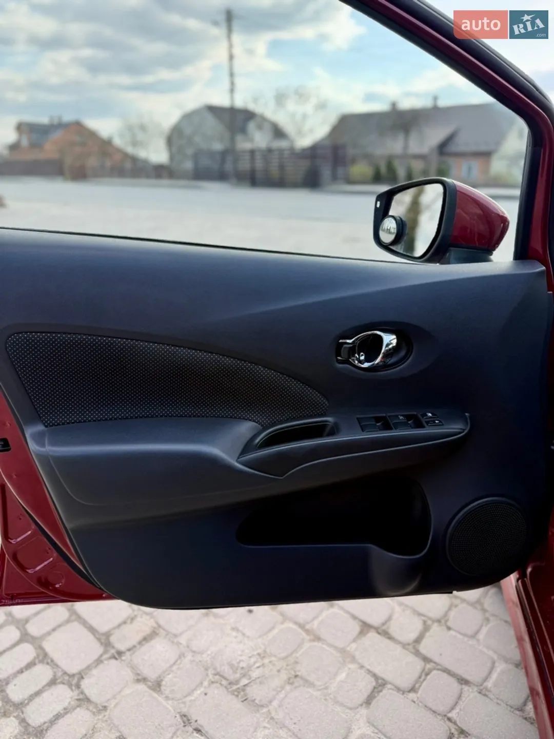 2017 Nissan Versa - мініатюра 33