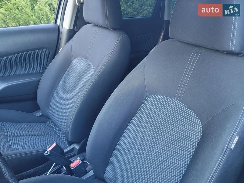 Хетчбек Nissan Versa Note 2016 в Новомосковську фото 5 Хетчбек Nissan Versa Note 2016 в Новомосковську