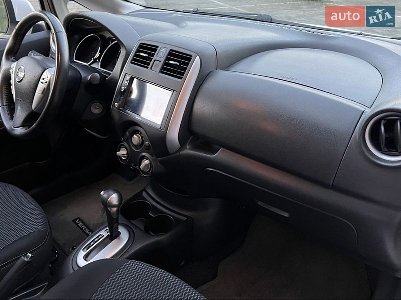 Хэтчбек Nissan Versa Note 2014 в Львове
