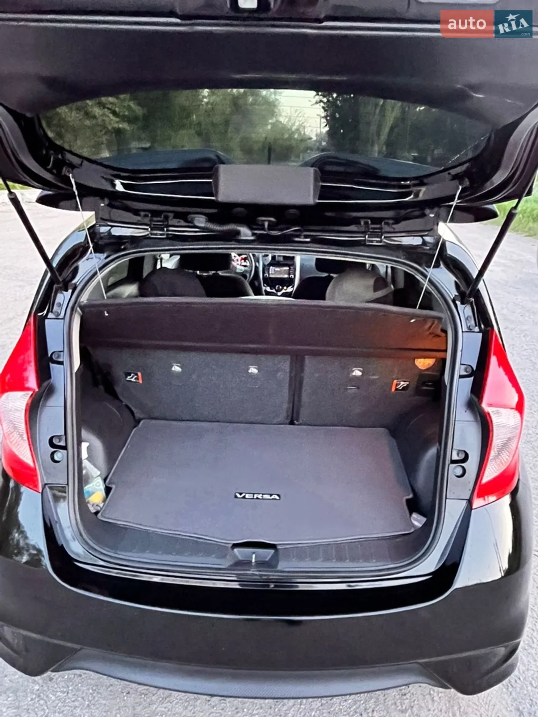 2017 Nissan Versa - мініатюра 9