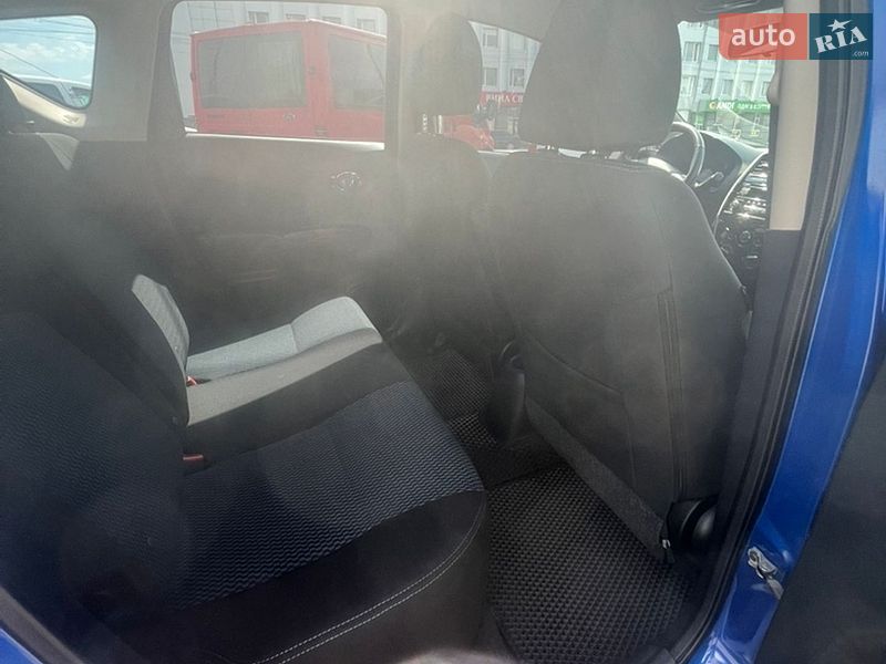 Хетчбек Nissan Versa Note 2014 в Полтаві