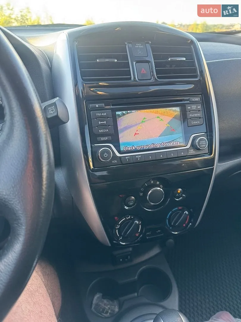 2017 Nissan Versa - мініатюра 35