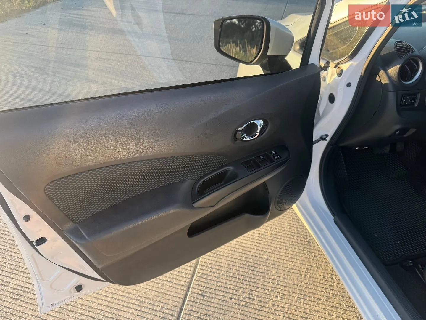 2017 Nissan Versa - мініатюра 30