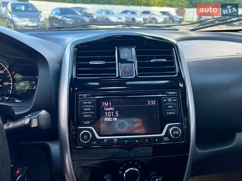 Хетчбек Nissan Versa Note 2015 в Харкові