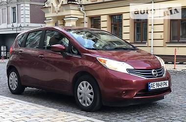 Хэтчбек Nissan Versa 2016 в Запорожье