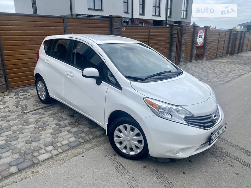 Хэтчбек Nissan Versa 2014 в Киеве