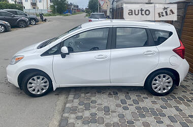 Хэтчбек Nissan Versa 2014 в Киеве