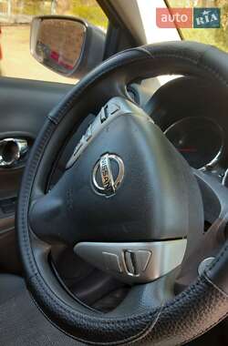 Седан Nissan Versa 2016 в Одесі