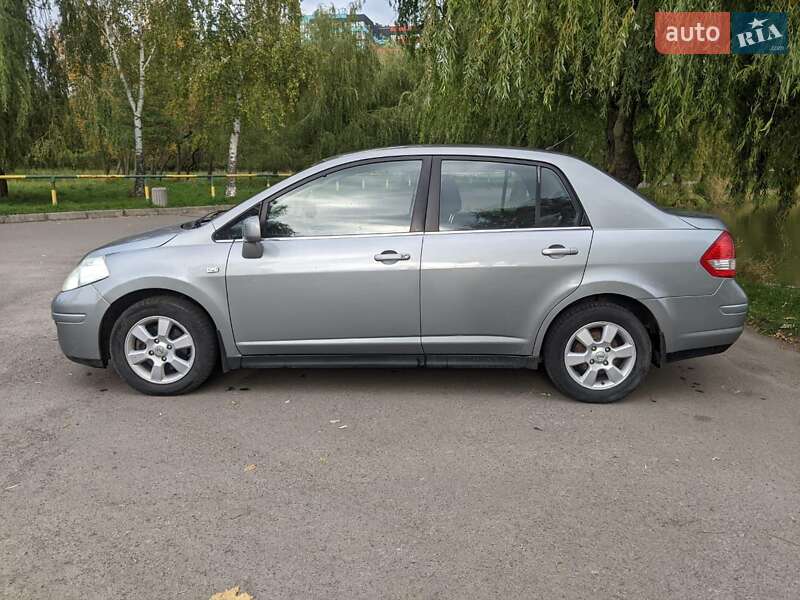 Седан Nissan Versa 2007 в Рівному