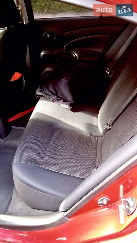 Седан Nissan Versa 2012 в Чернигове фото 5 Седан Nissan Versa 2012 в Чернигове