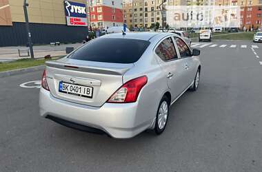 Седан Nissan Versa 2018 в Ровно