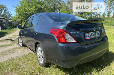 Седан Nissan Versa 2016 в Кременчуге