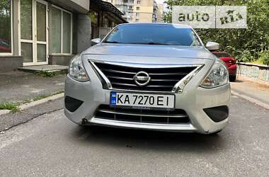 Седан Nissan Versa 2018 в Києві