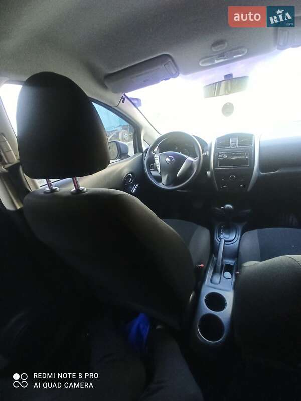 Седан Nissan Versa 2015 в Львове