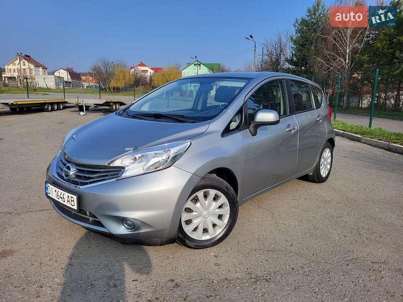 Седан Nissan Versa 2014 в Хмельницькому