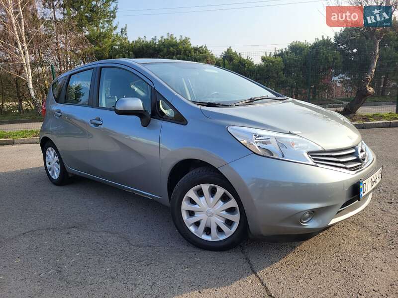 Седан Nissan Versa 2014 в Хмельницькому