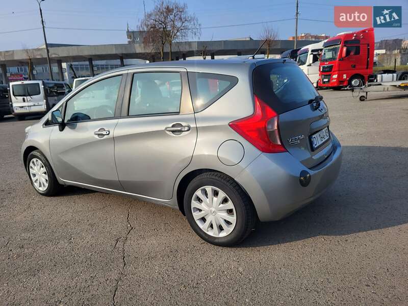 Седан Nissan Versa 2014 в Хмельницькому