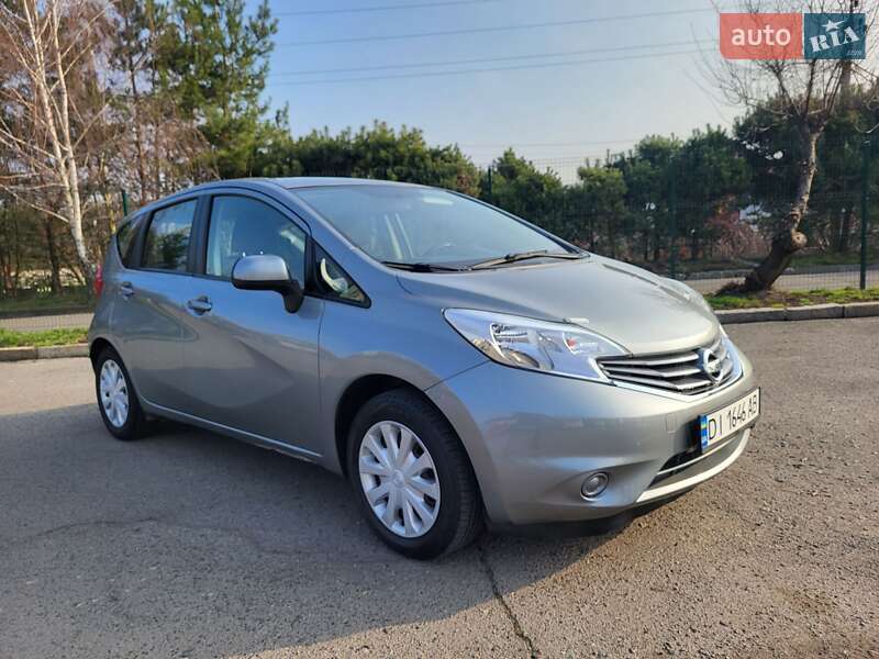 Седан Nissan Versa 2014 в Хмельницькому