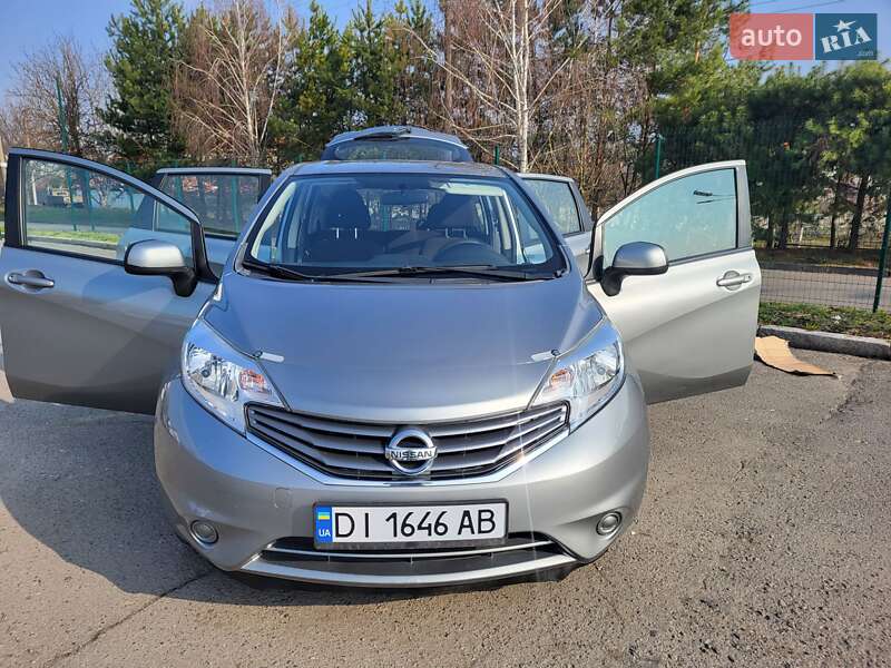 Седан Nissan Versa 2014 в Хмельницькому