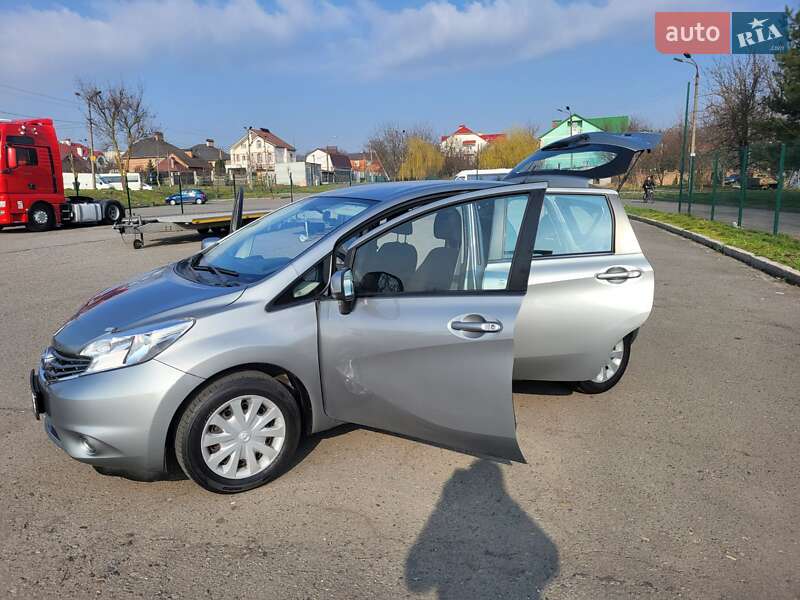 Седан Nissan Versa 2014 в Хмельницькому