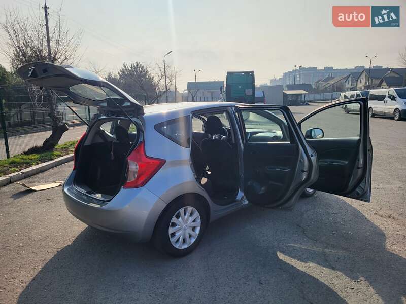 Седан Nissan Versa 2014 в Хмельницькому