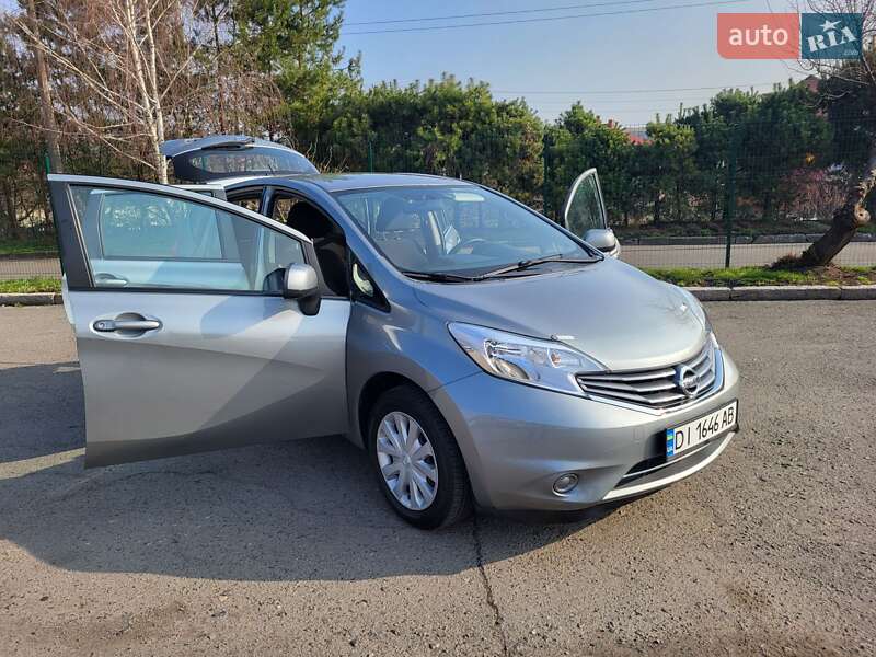 Седан Nissan Versa 2014 в Хмельницькому