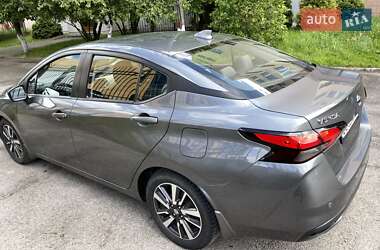 Седан Nissan Versa 2020 в 