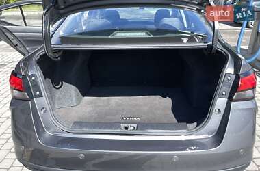 Седан Nissan Versa 2020 в 