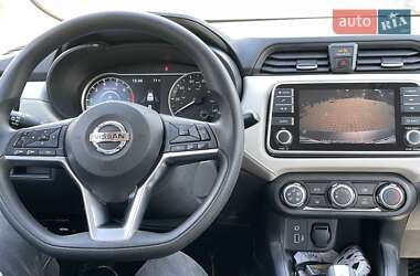 Седан Nissan Versa 2020 в 