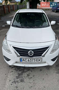 Седан Nissan Versa 2016 в Луцке