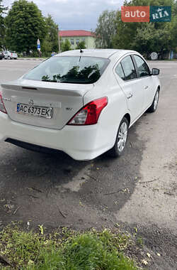 Седан Nissan Versa 2016 в 