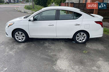 Седан Nissan Versa 2016 в 