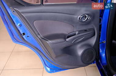 Седан Nissan Versa 2016 в 