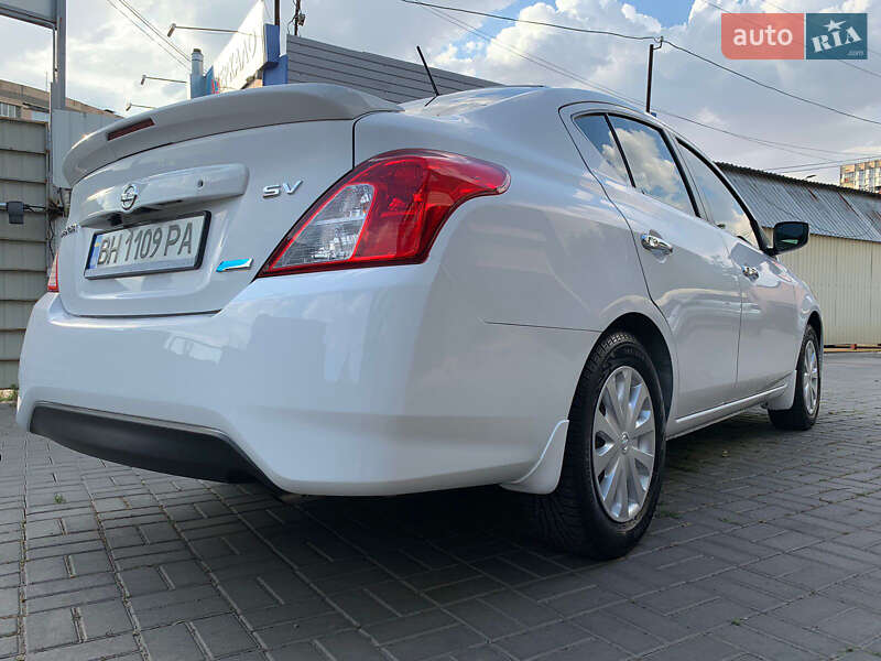 Седан Nissan Versa 2016 в Одесі