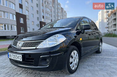 Седан Nissan Versa 2009 в Виннице