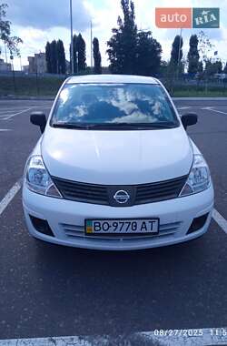 Седан Nissan Versa 2011 в Киеве